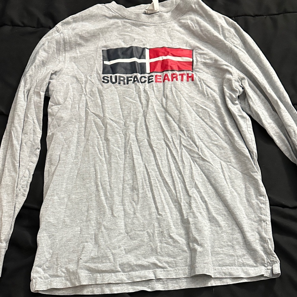 H&M Surface Earth Long Sleeve